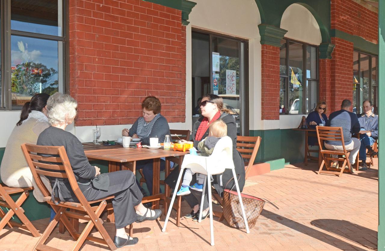 The Wickepin Hotel And Harvest Cafe York Extérieur photo